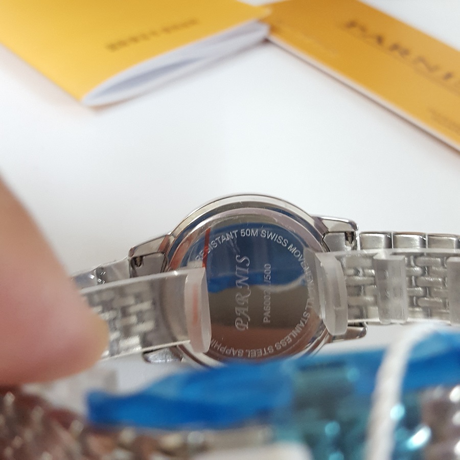 Thiết kế kinh điển đồng hồ nữ PA6002L-13