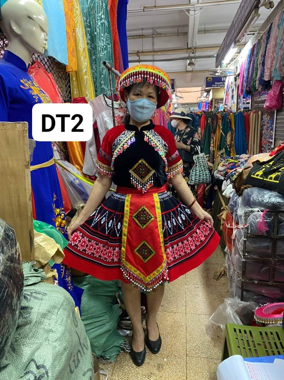Trang phục biểu diên dân tộc dt2